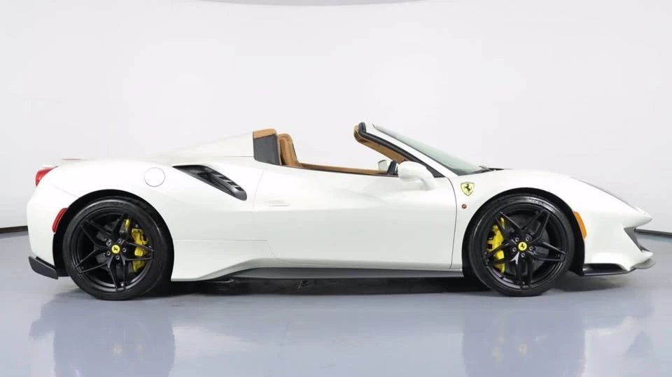 2020 Ferrari 488 - Image 7 of 16