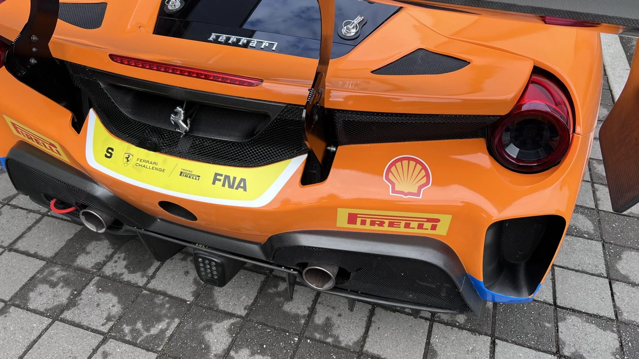 2020 Ferrari 488 - Image 17 of 31