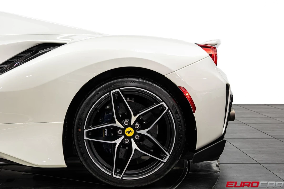 2020 Ferrari 488 Pista - Image 28 of 31