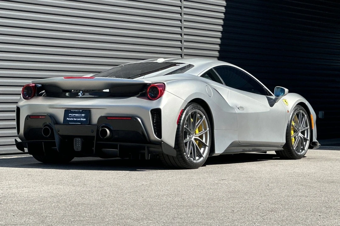 2020 Ferrari 488 Pista - Image 8 of 31