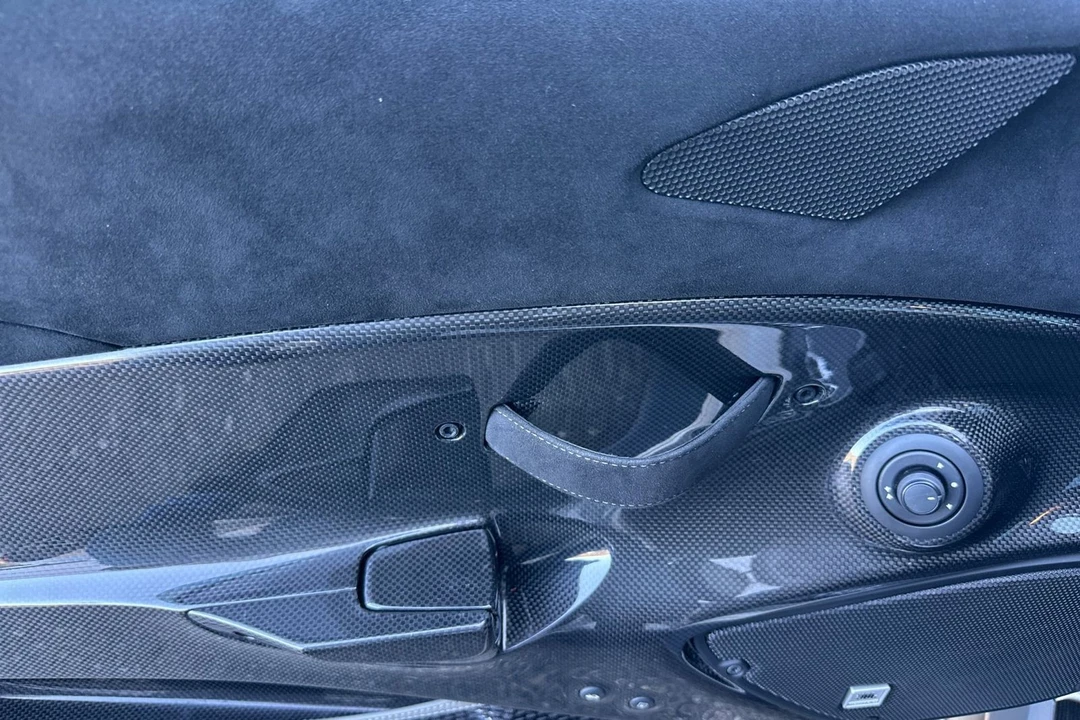 2020 Ferrari 488 Pista - Image 12 of 31