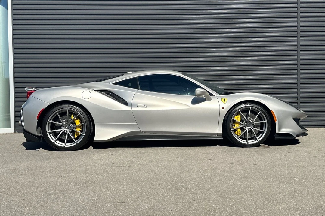 2020 Ferrari 488 Pista - Image 9 of 31