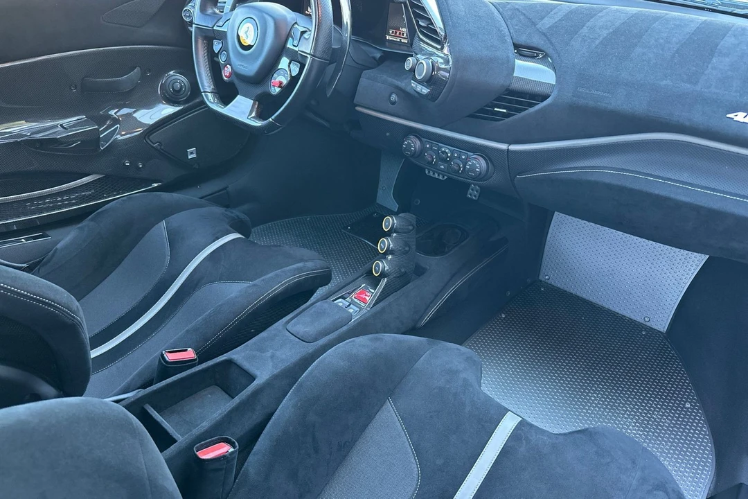 2020 Ferrari 488 Pista - Image 16 of 31