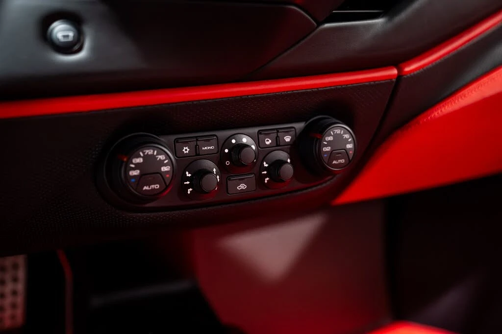 2020 Ferrari 488 Pista - Image 25 of 31
