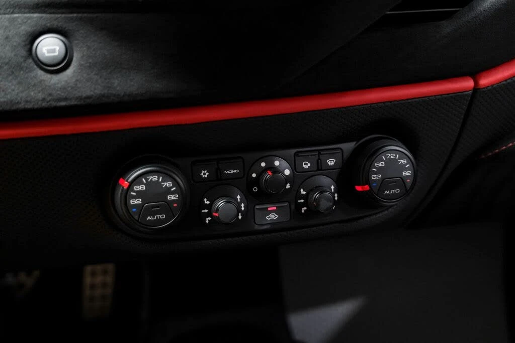 2020 Ferrari 488 Pista - Image 27 of 31