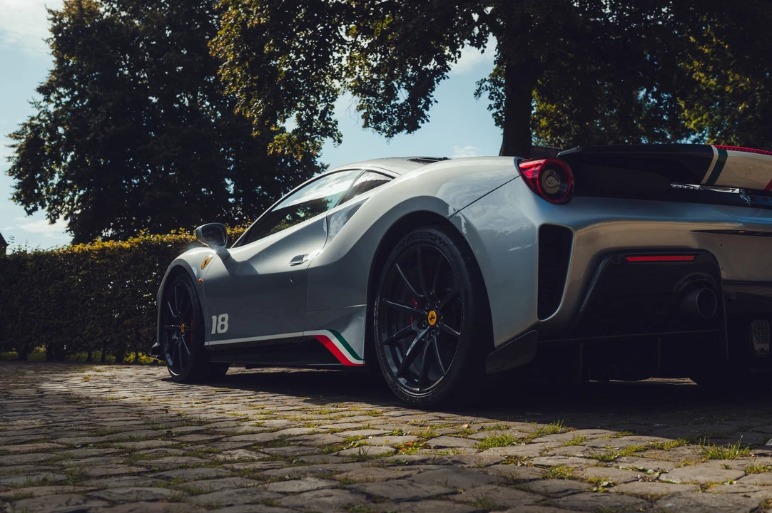 2020 Ferrari 488 Pista - Image 28 of 31