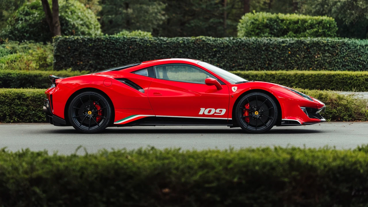 2020 Ferrari 488 Pista - Image 23 of 31