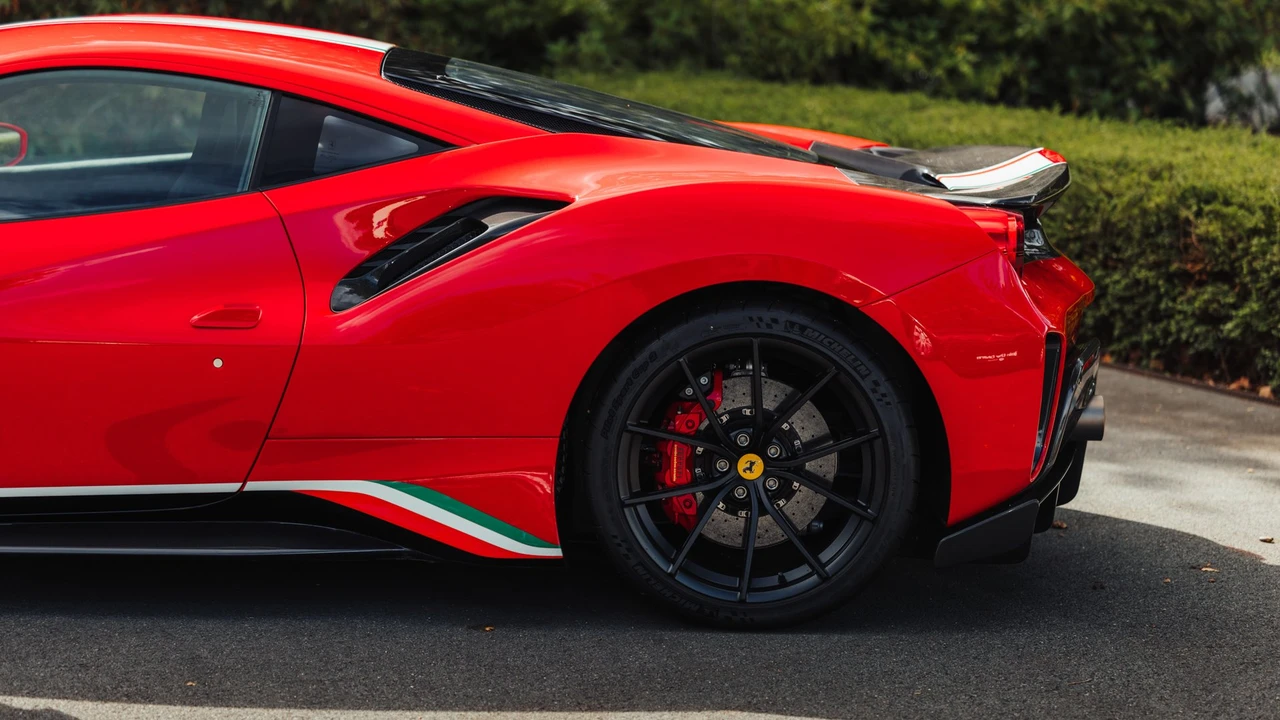 2020 Ferrari 488 Pista - Image 30 of 31