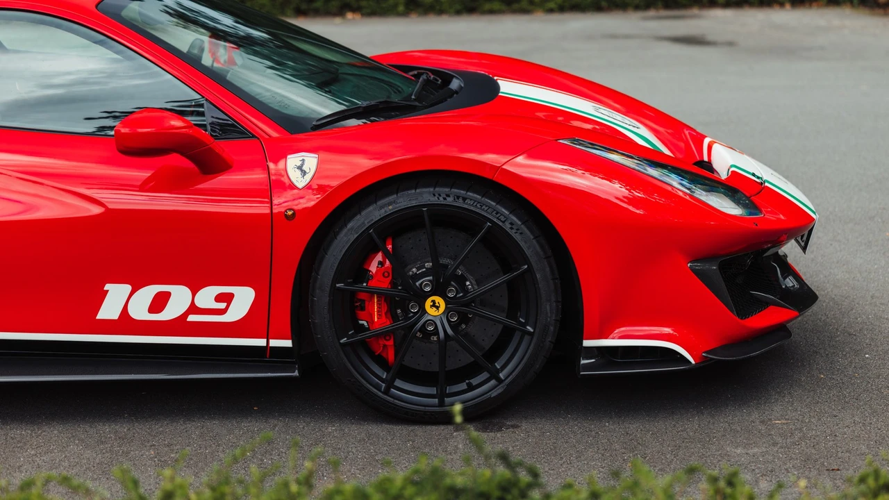 2020 Ferrari 488 Pista - Image 28 of 31