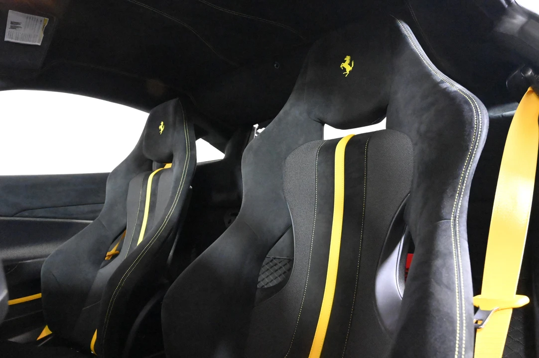 2020 Ferrari 488 Pista - Image 17 of 31