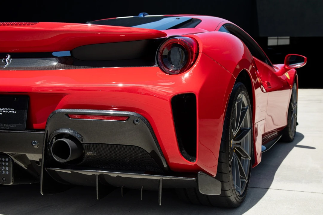 2020 Ferrari 488 Pista - Image 10 of 31