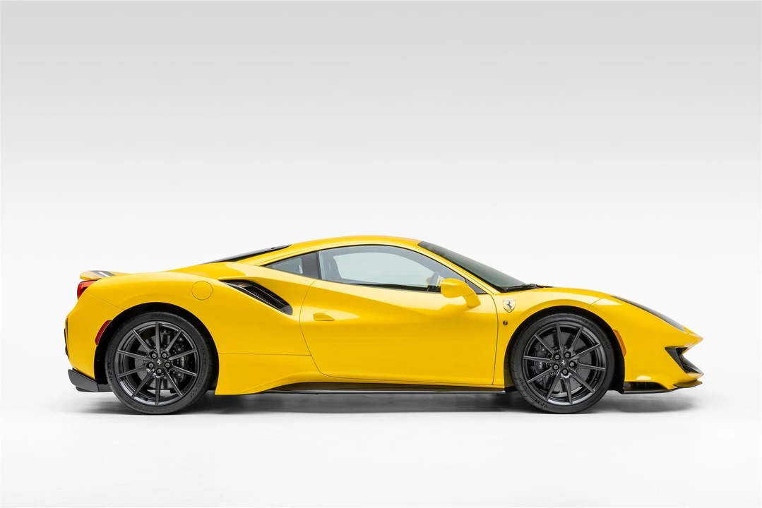 2020 Ferrari 488 Pista - Image 14 of 31