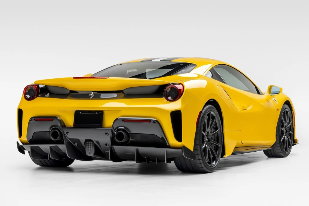 2020 Ferrari 488 Pista - Image 9 of 31