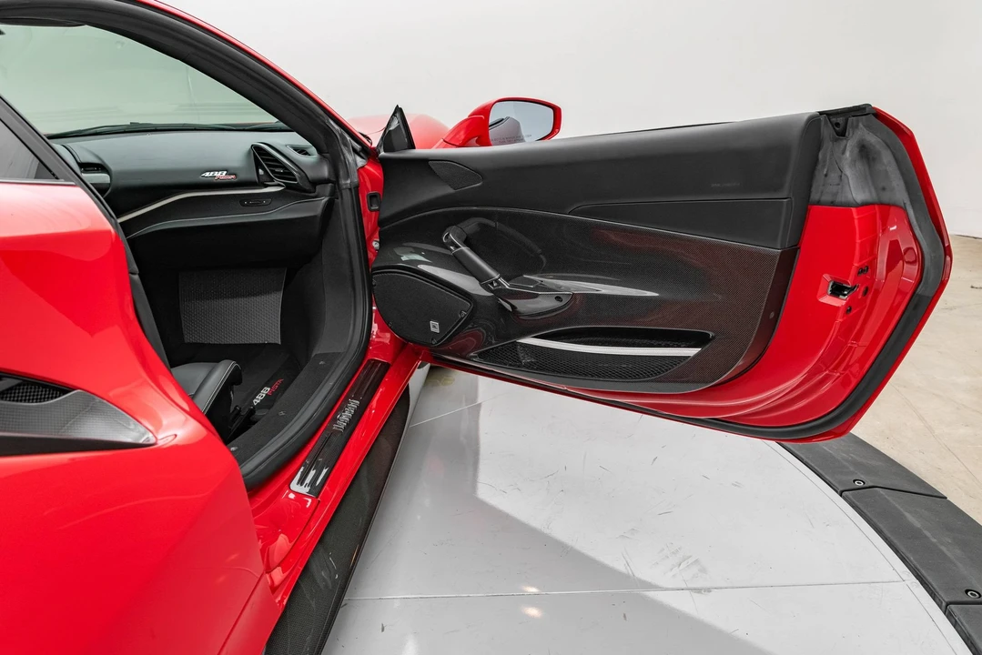 2020 Ferrari 488 Pista - Image 19 of 31