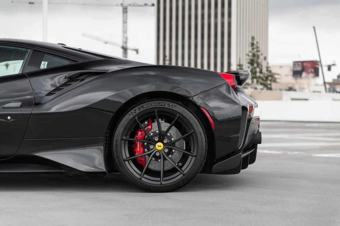 2020 Ferrari 488 Pista - Image 28 of 31