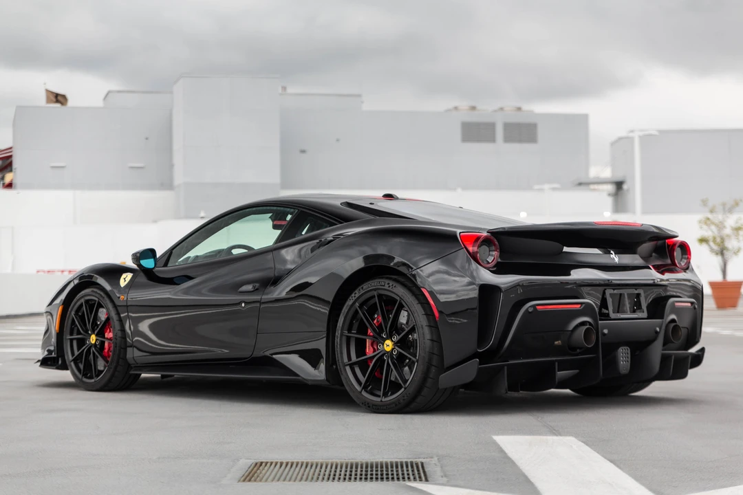 2020 Ferrari 488 Pista - Image 9 of 31