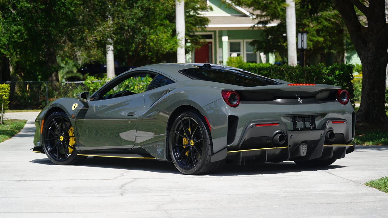 2020 Ferrari 488 Pista - Image 9 of 31