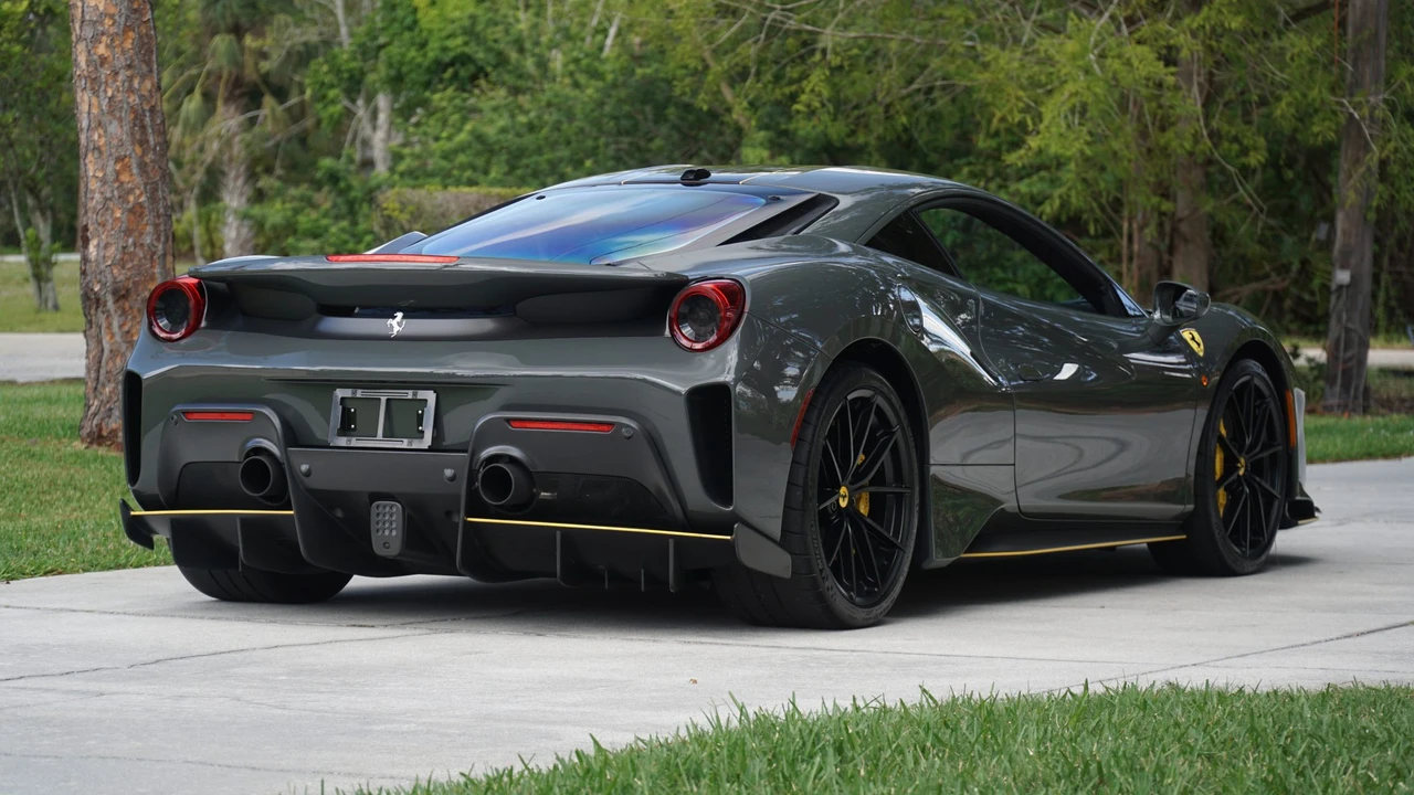2020 Ferrari 488 Pista - Image 13 of 31
