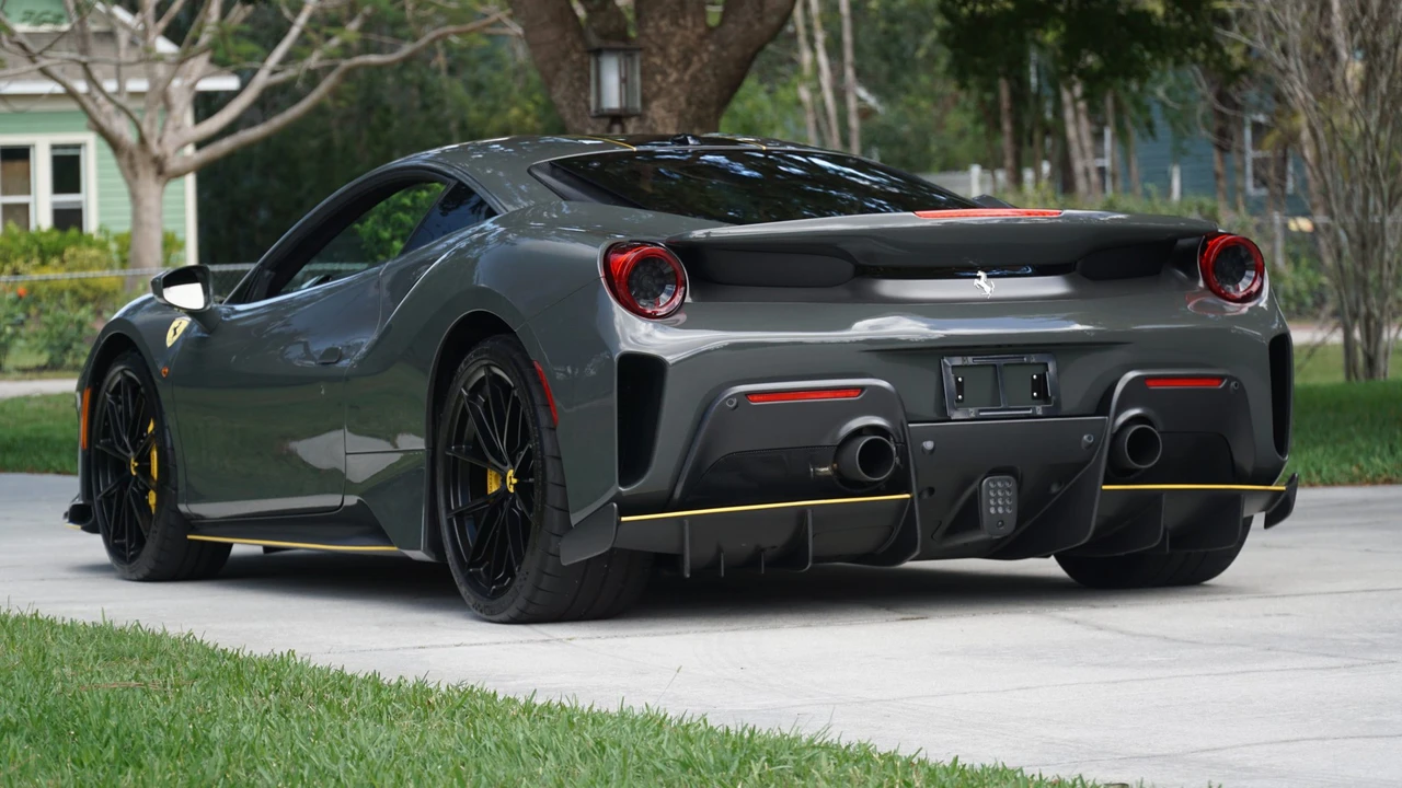 2020 Ferrari 488 Pista - Image 11 of 31