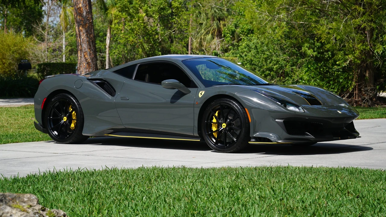2020 Ferrari 488 Pista - Image 17 of 31