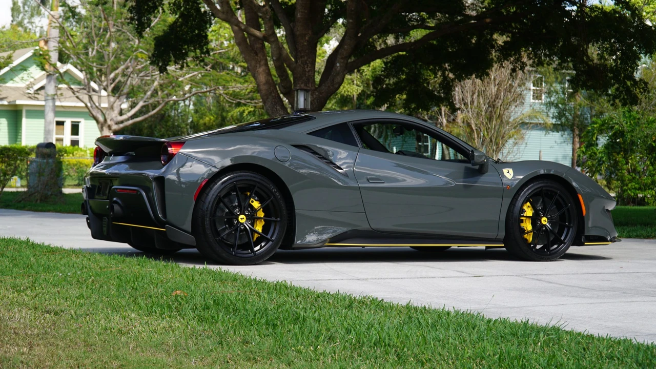 2020 Ferrari 488 Pista - Image 15 of 31