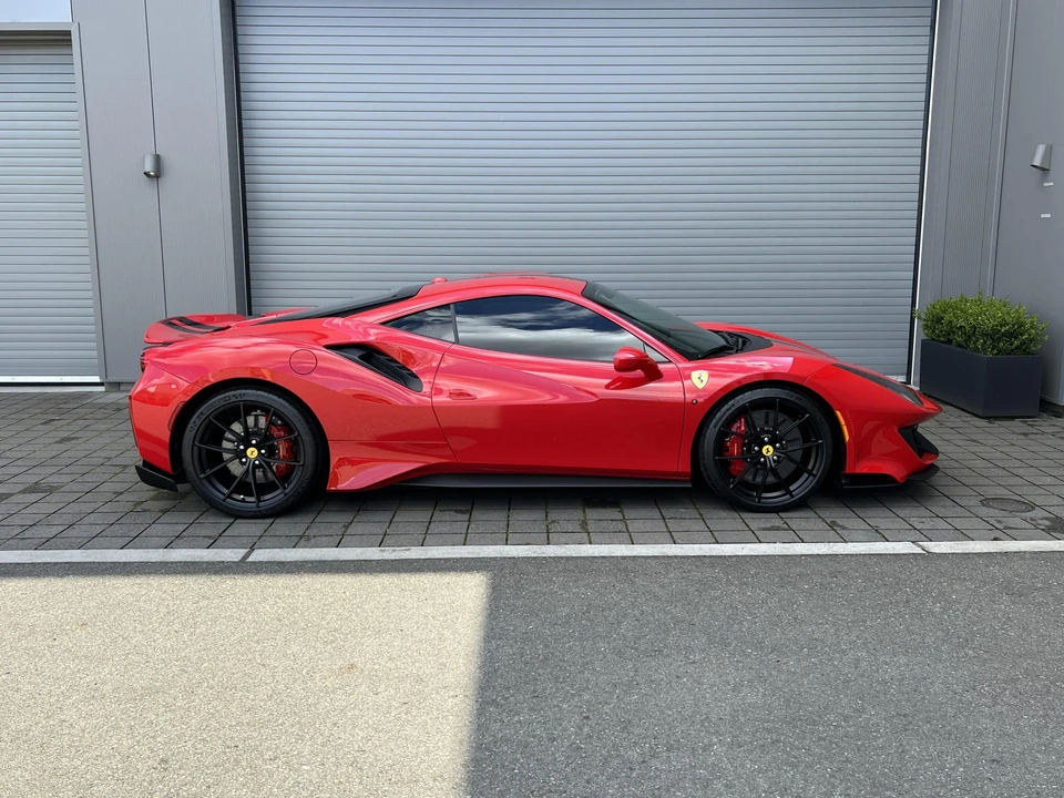 2020 Ferrari 488 Pista - Image 9 of 31