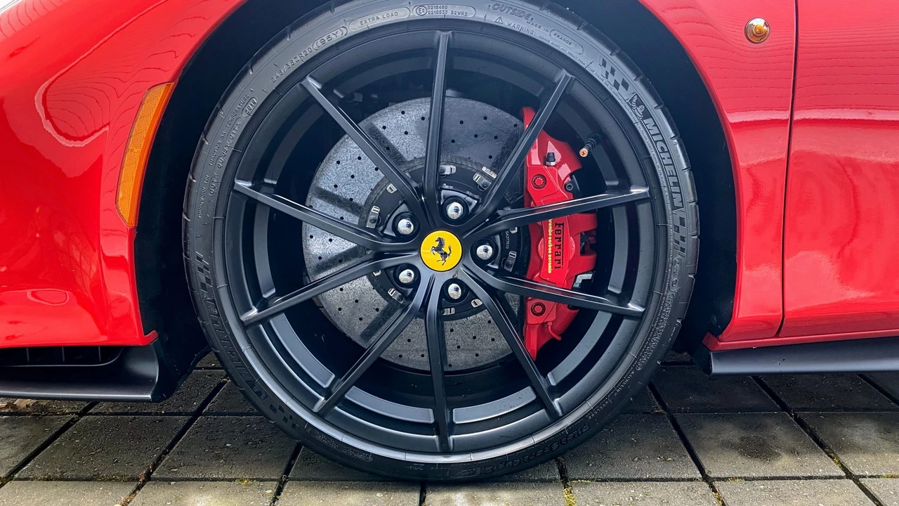 2020 Ferrari 488 Pista - Image 19 of 31