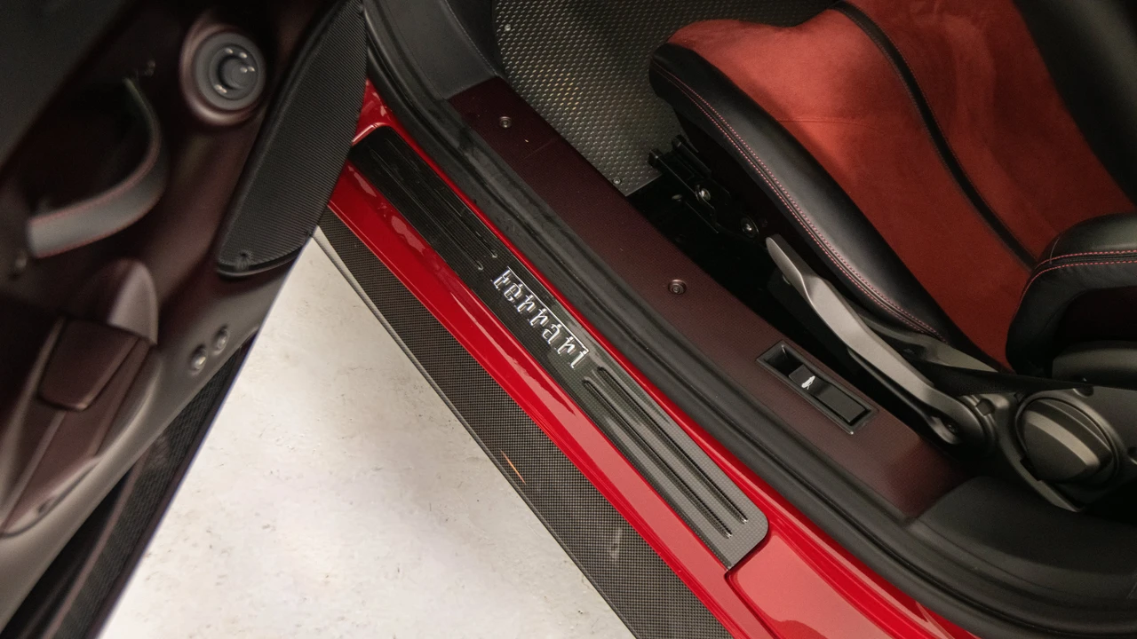 2020 Ferrari 488 Pista - Image 22 of 31