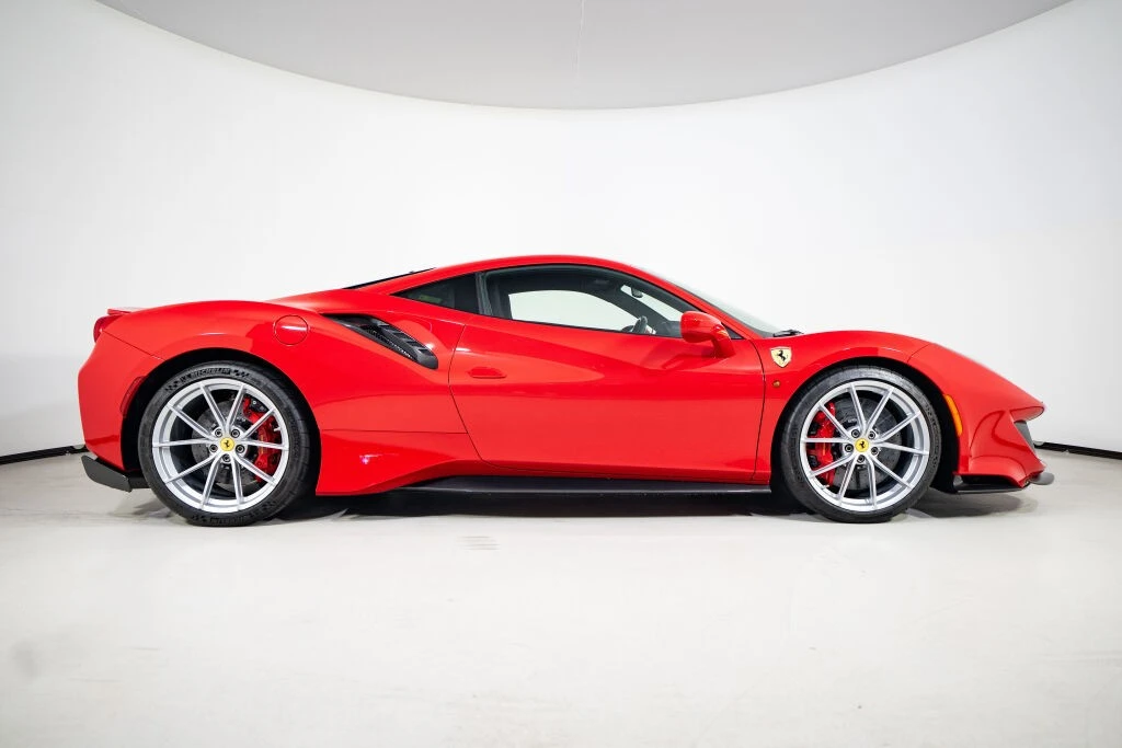 2020 Ferrari 488 Pista - Image 16 of 31