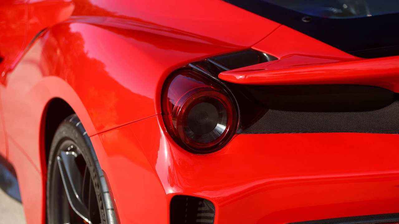 2020 Ferrari 488 Pista - Image 16 of 31