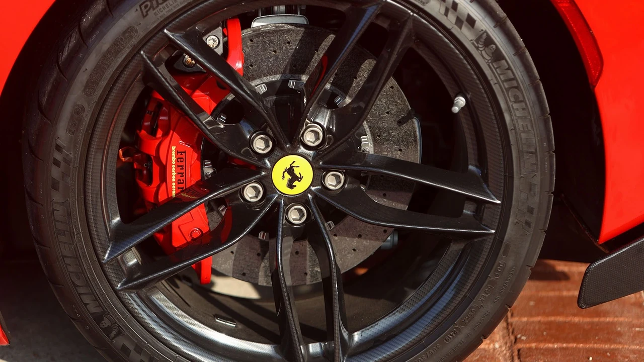 2020 Ferrari 488 Pista - Image 15 of 31