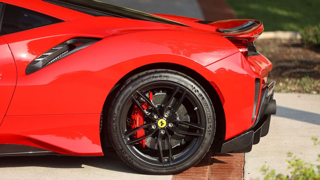 2020 Ferrari 488 Pista - Image 13 of 31