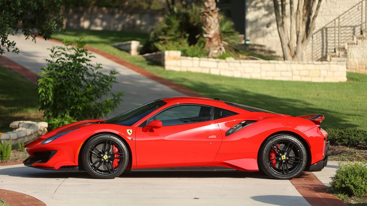2020 Ferrari 488 Pista - Image 12 of 31