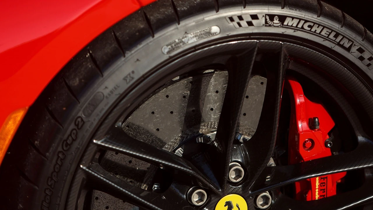 2020 Ferrari 488 Pista - Image 22 of 31