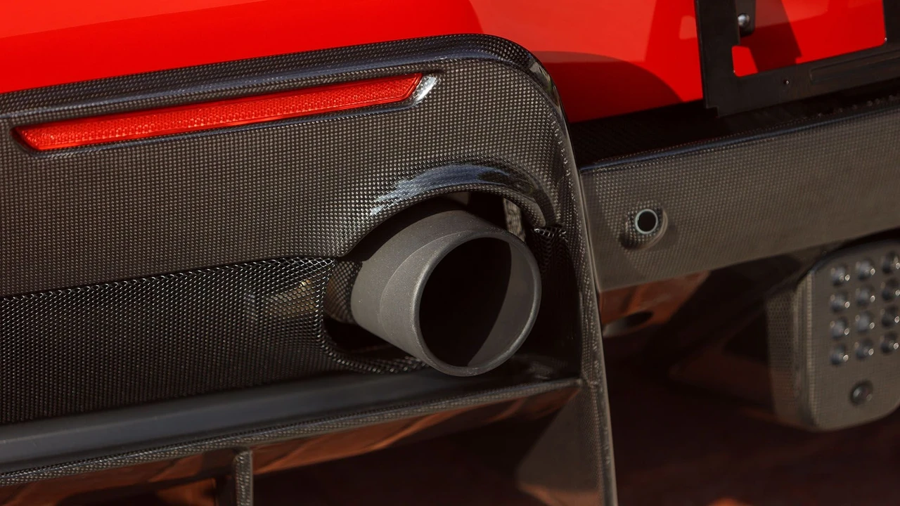 2020 Ferrari 488 Pista - Image 25 of 31