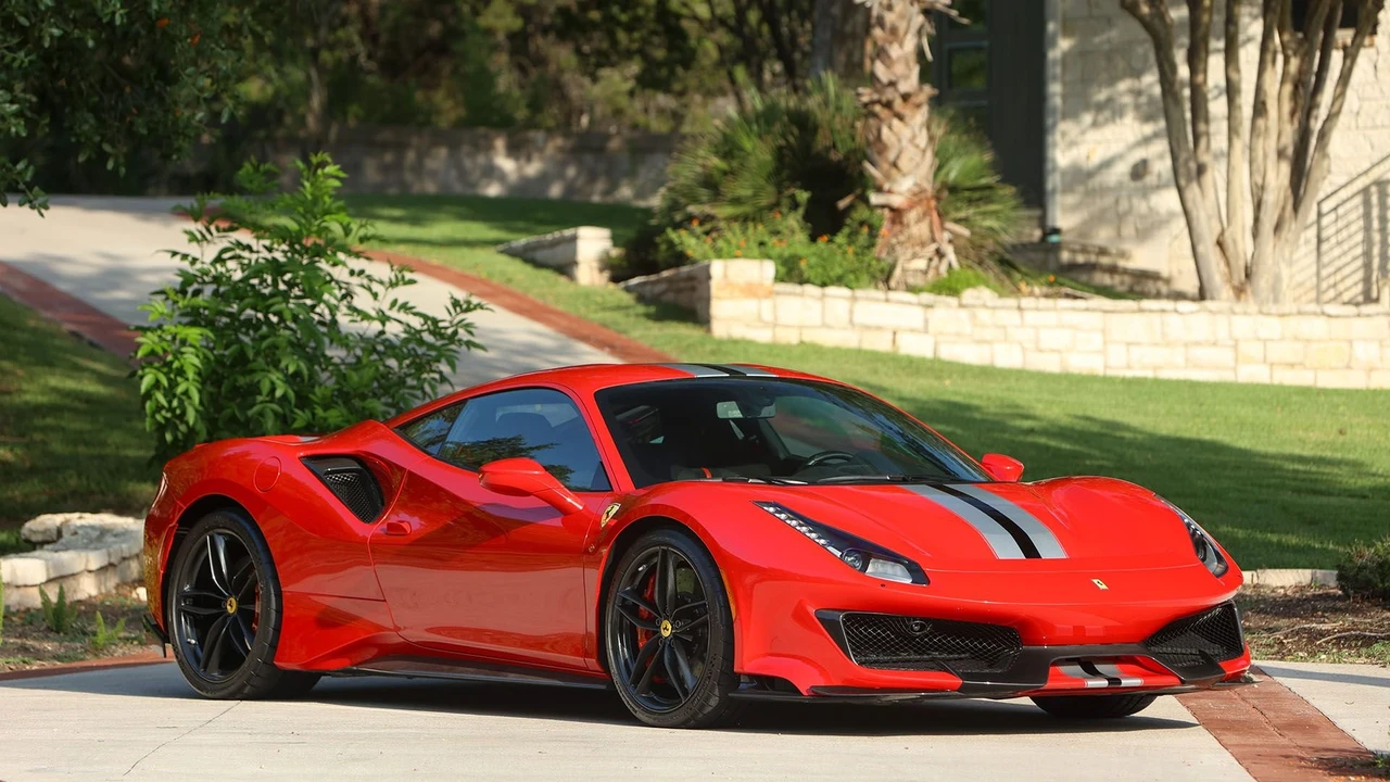 2020 Ferrari 488 Pista - Image 8 of 31