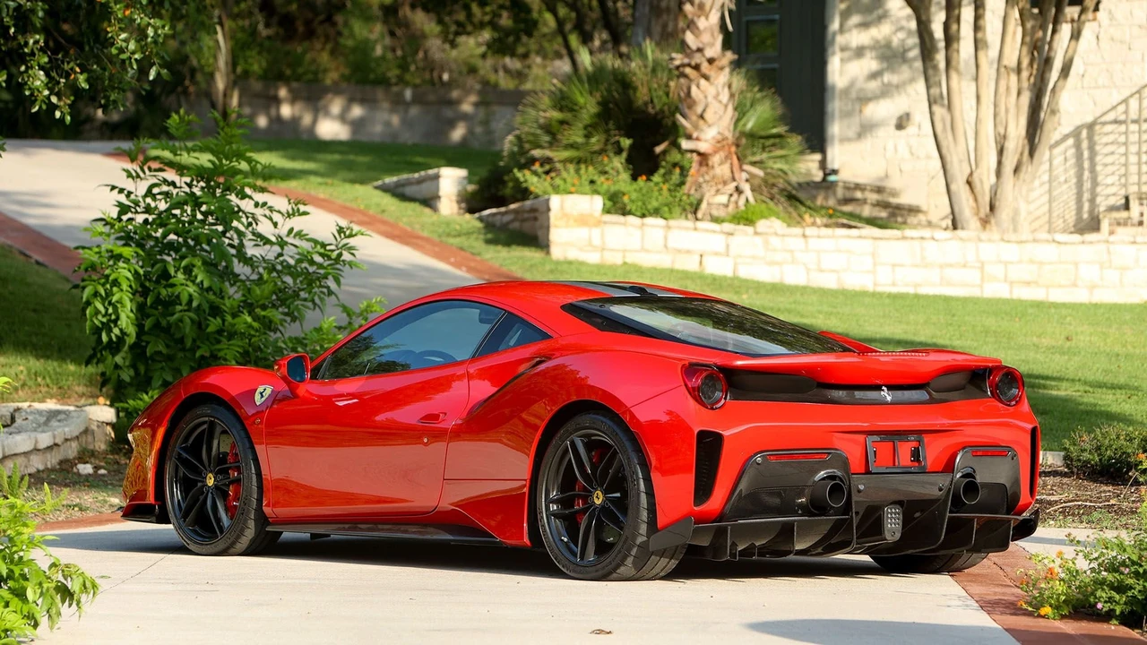 2020 Ferrari 488 Pista - Image 4 of 31