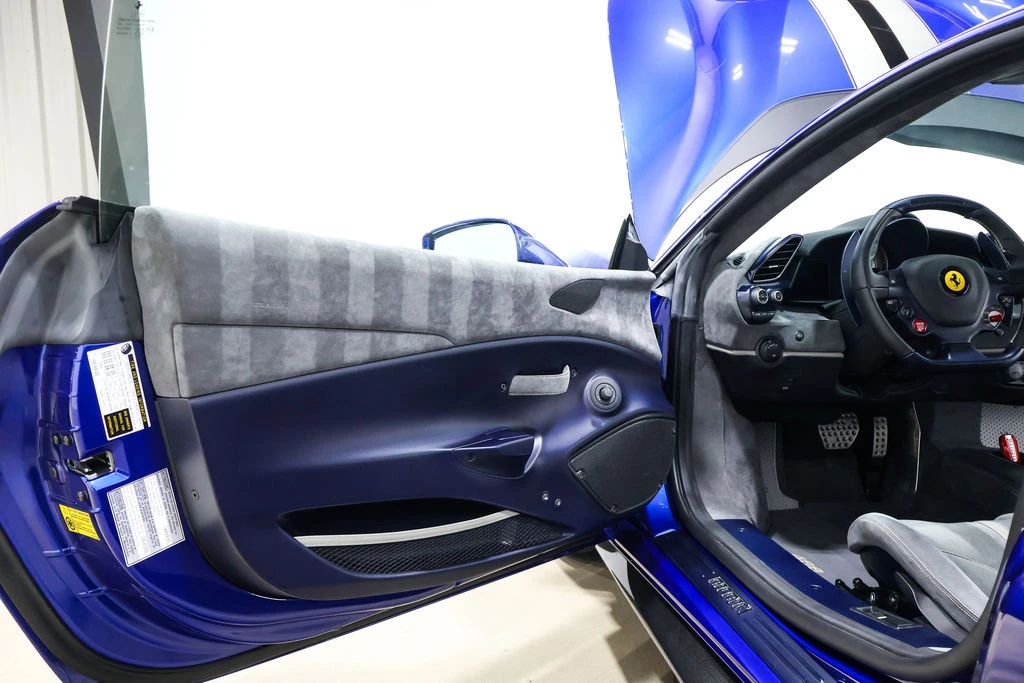 2020 Ferrari 488 Pista - Image 27 of 31