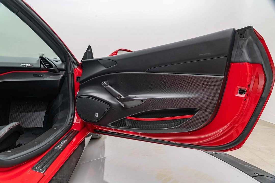 2020 Ferrari 488 Pista - Image 18 of 31