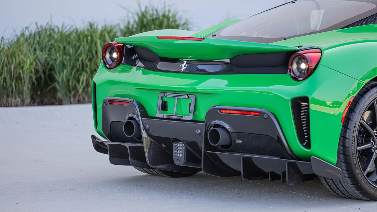 2020 Ferrari 488 Pista - Image 14 of 31