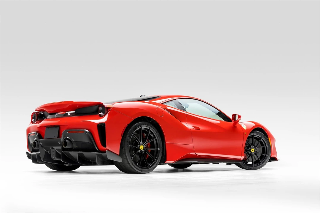 2020 Ferrari 488 Pista - Image 17 of 31