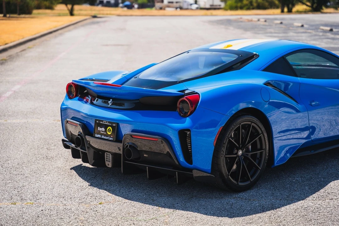 2020 Ferrari 488 Pista - Image 19 of 31