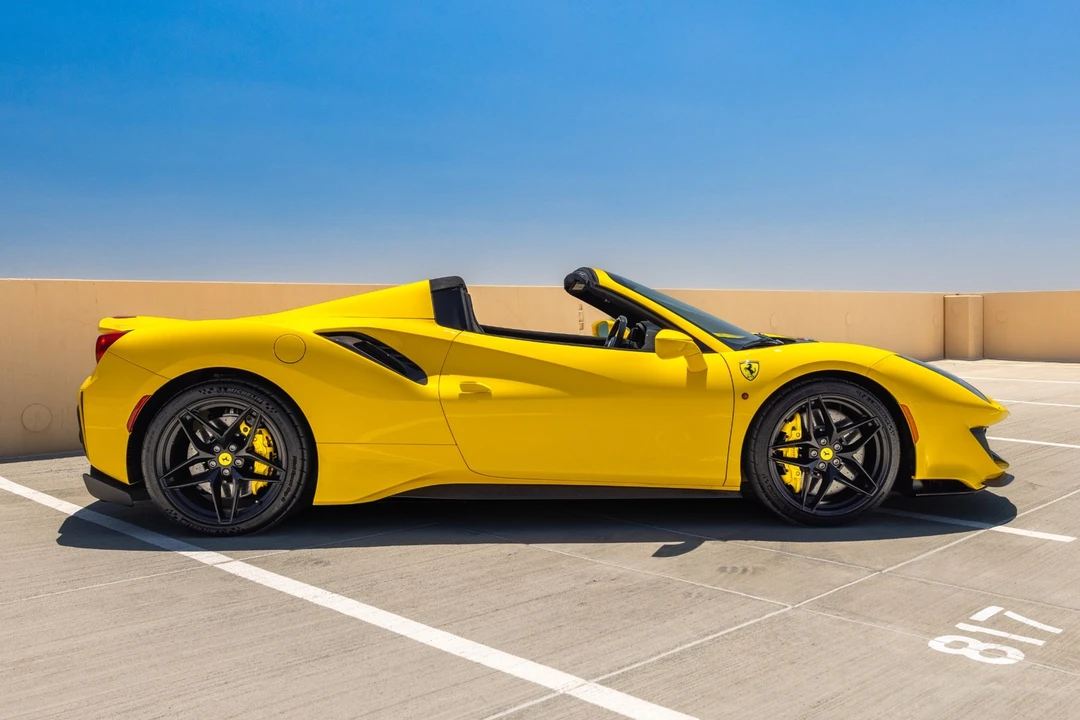 2020 Ferrari 488 - Image 9 of 31