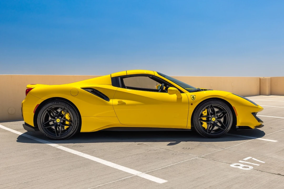 2020 Ferrari 488 - Image 14 of 31