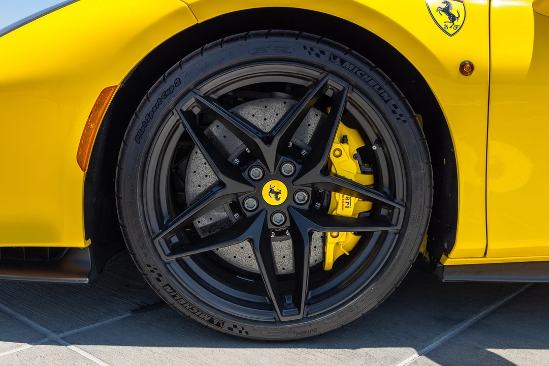 2020 Ferrari 488 - Image 17 of 31