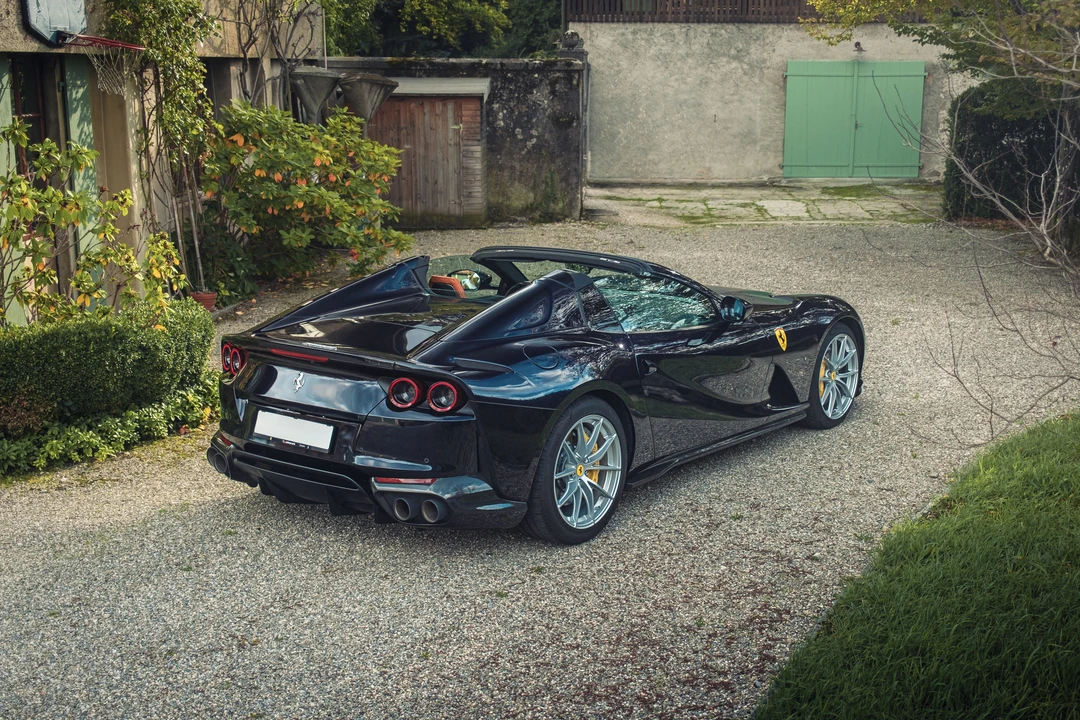 2020 Ferrari 812 GTS - Image 7 of 31