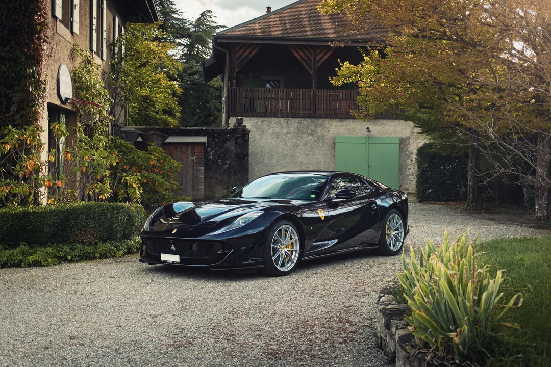 2020 Ferrari 812 GTS - Image 11 of 31
