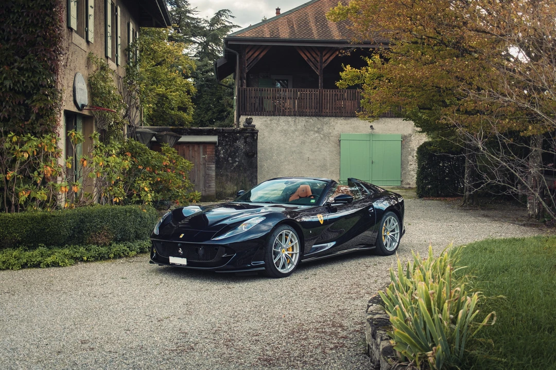 2020 Ferrari 812 GTS - Image 10 of 31