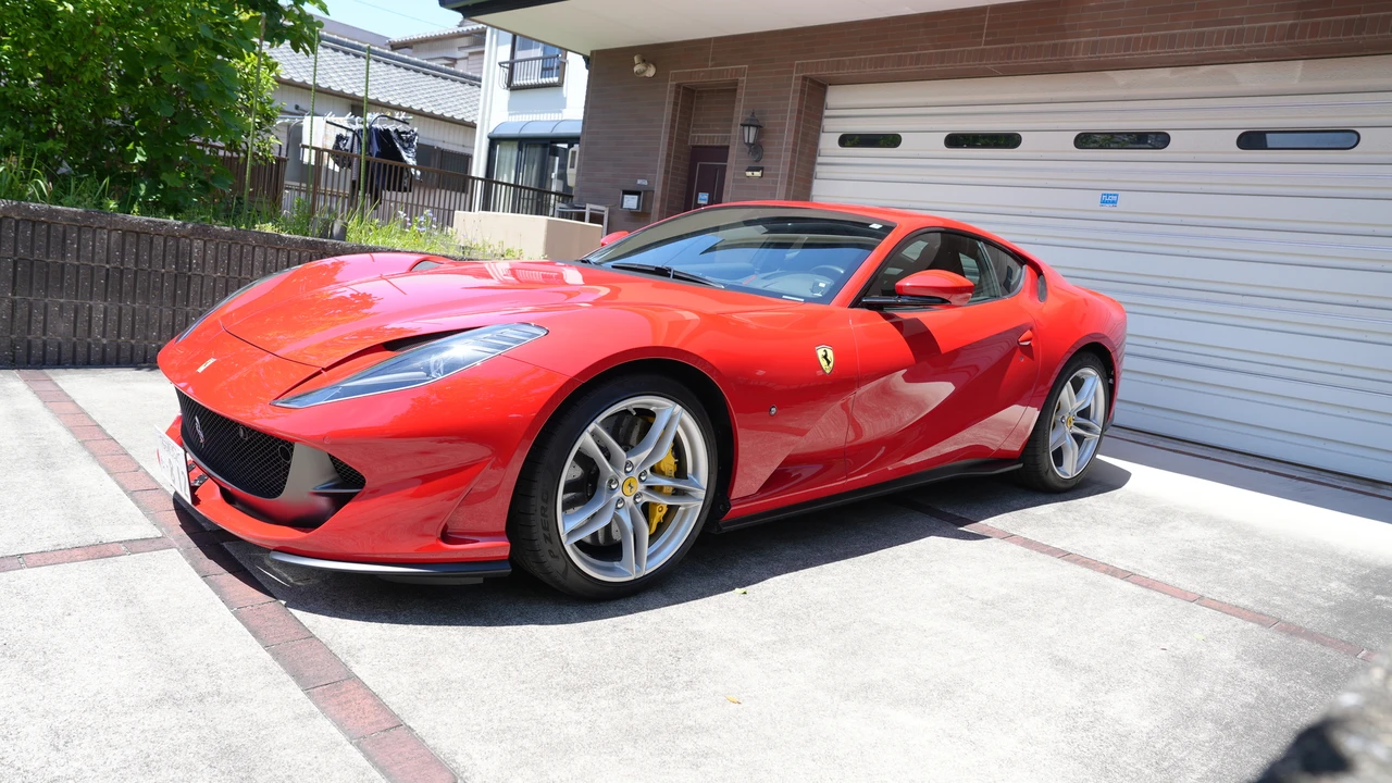 2020 Ferrari 812 Superfast - Image 7 of 31