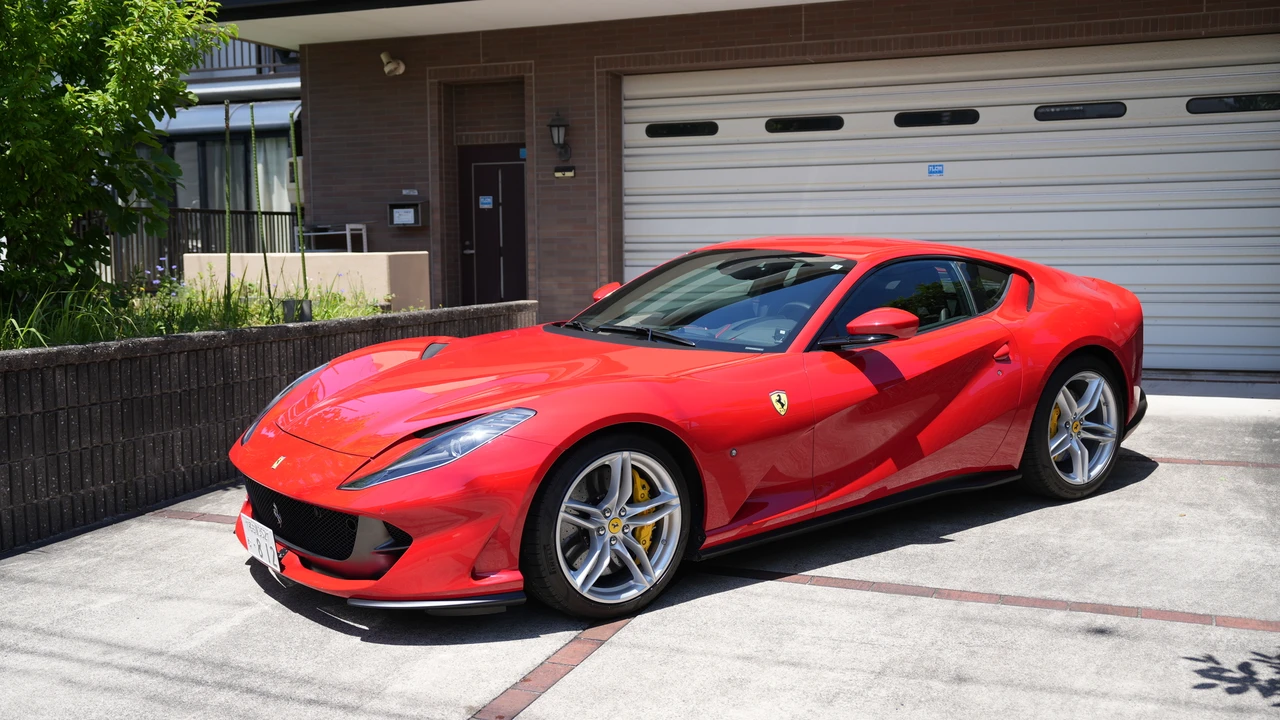 2020 Ferrari 812 Superfast - Image 9 of 31
